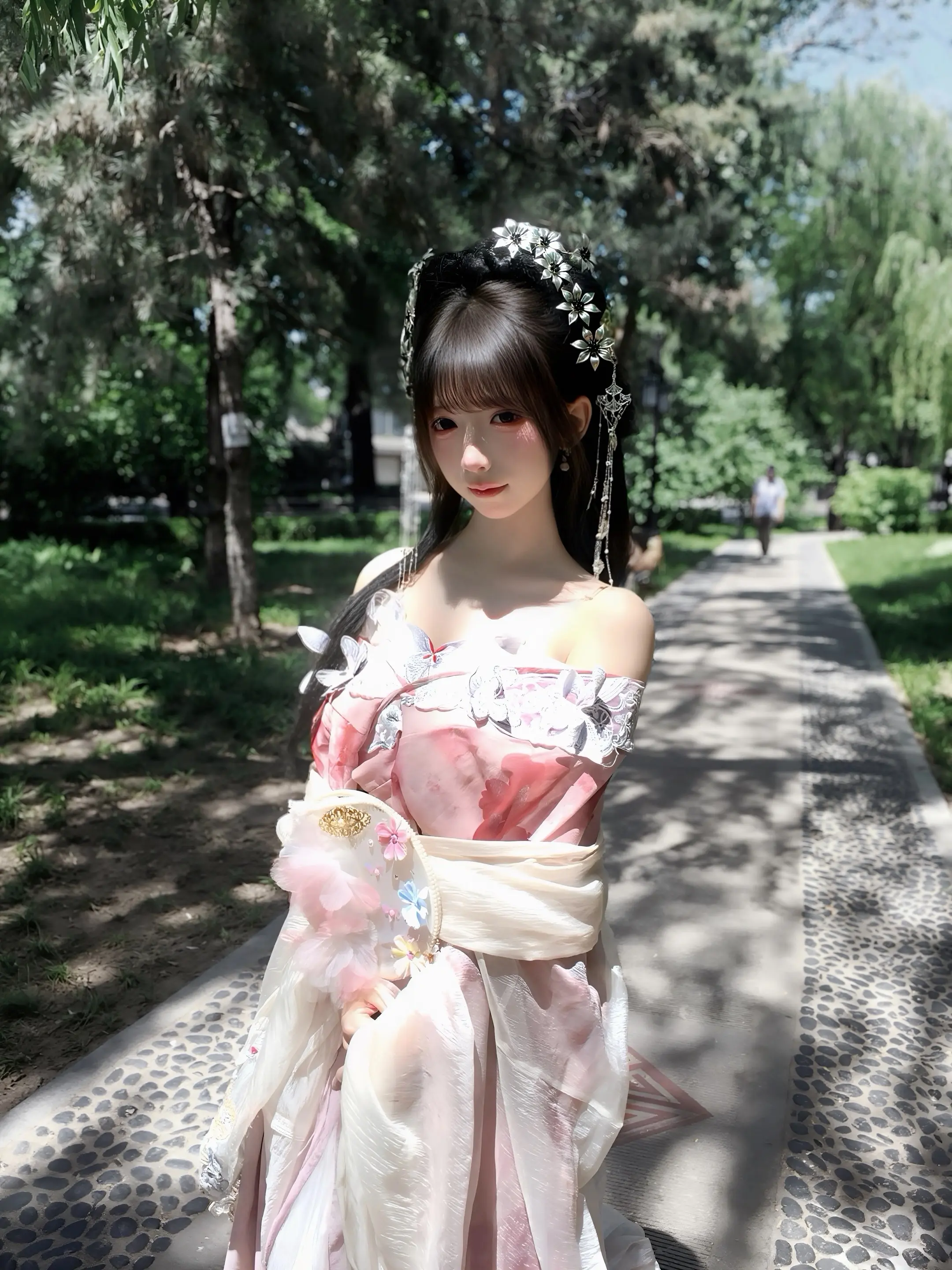 墨已入水 渡一池青花。