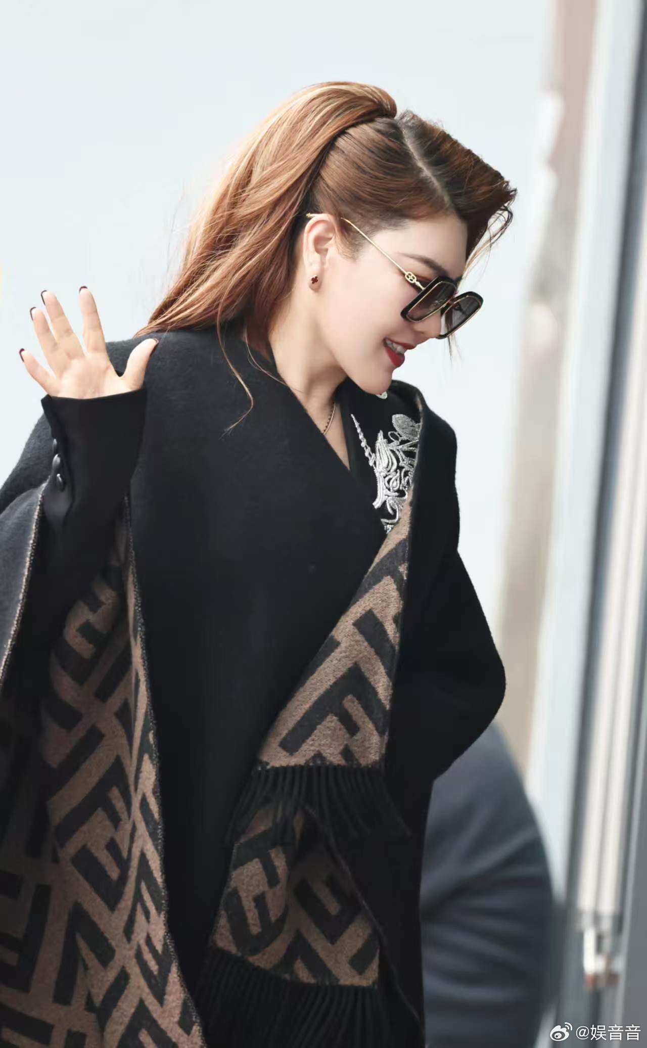 乘风2026草原追光姐乌兰图雅乌兰图雅在台上不要太耀眼，她真的天生属于舞台。完全