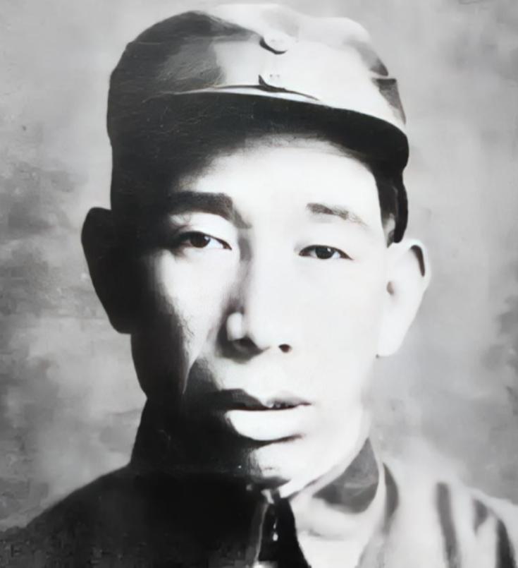 别人抢着当主角，他一辈子甘当副职，1949年他又从虎将变地方官，去江西收拾烂摊子