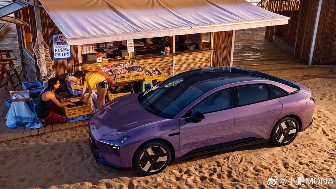 小鹏汽车官宣，2026款MONA M03上新两款车色，罗兰紫和牛油果绿，这款销量