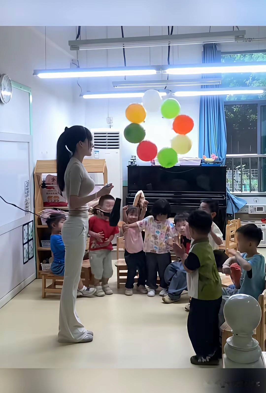 俺就说 俺家侄子每天都这么早去上学了，原来是…
