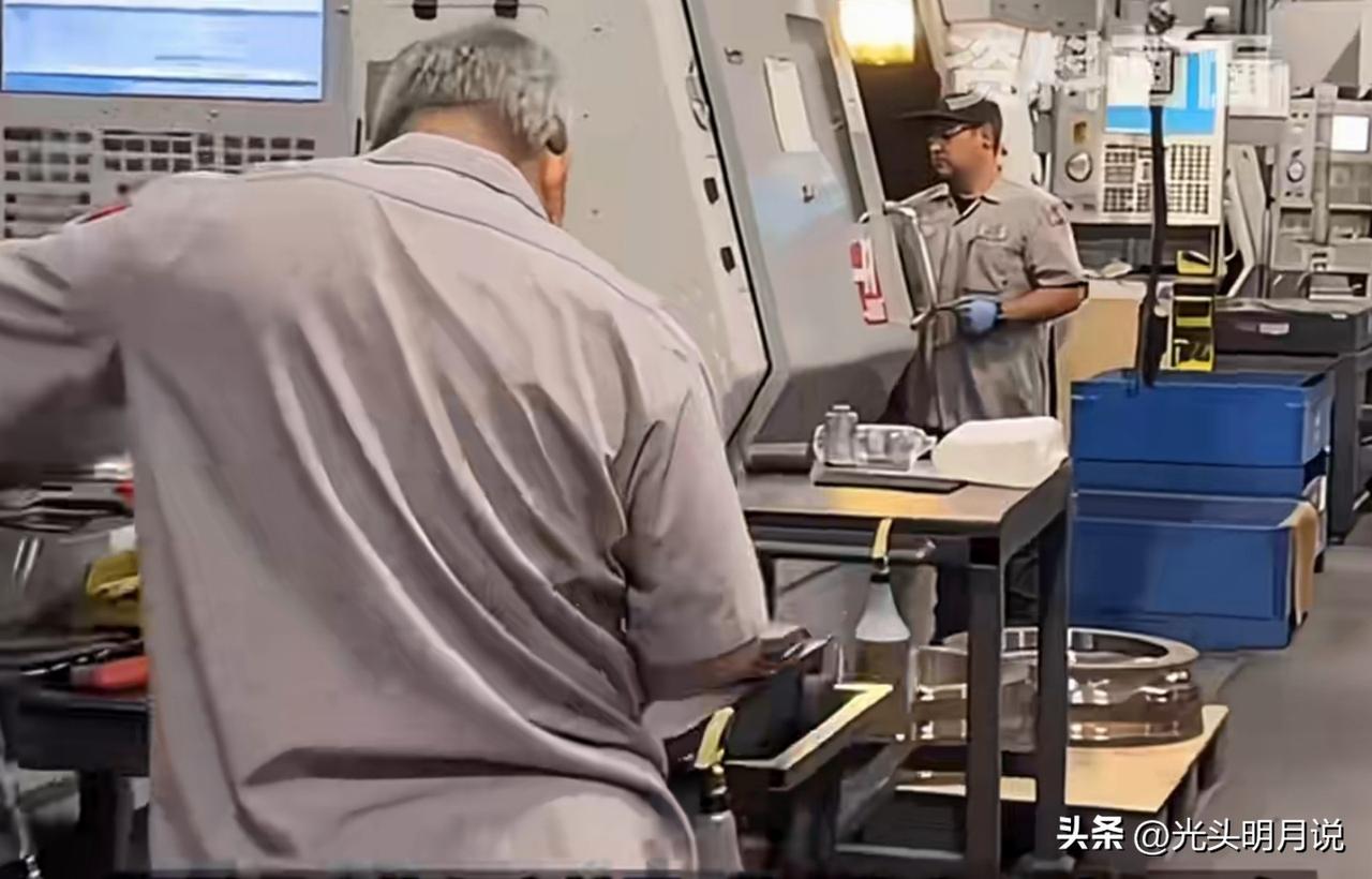 未来美国电工薪资将到人民币410元小时。
想不通的是为什么美国工业回归是金融巨头