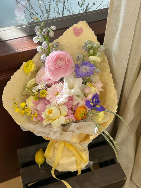 “ 微风轻拂，送你一束花 ” ｜泗洪花店