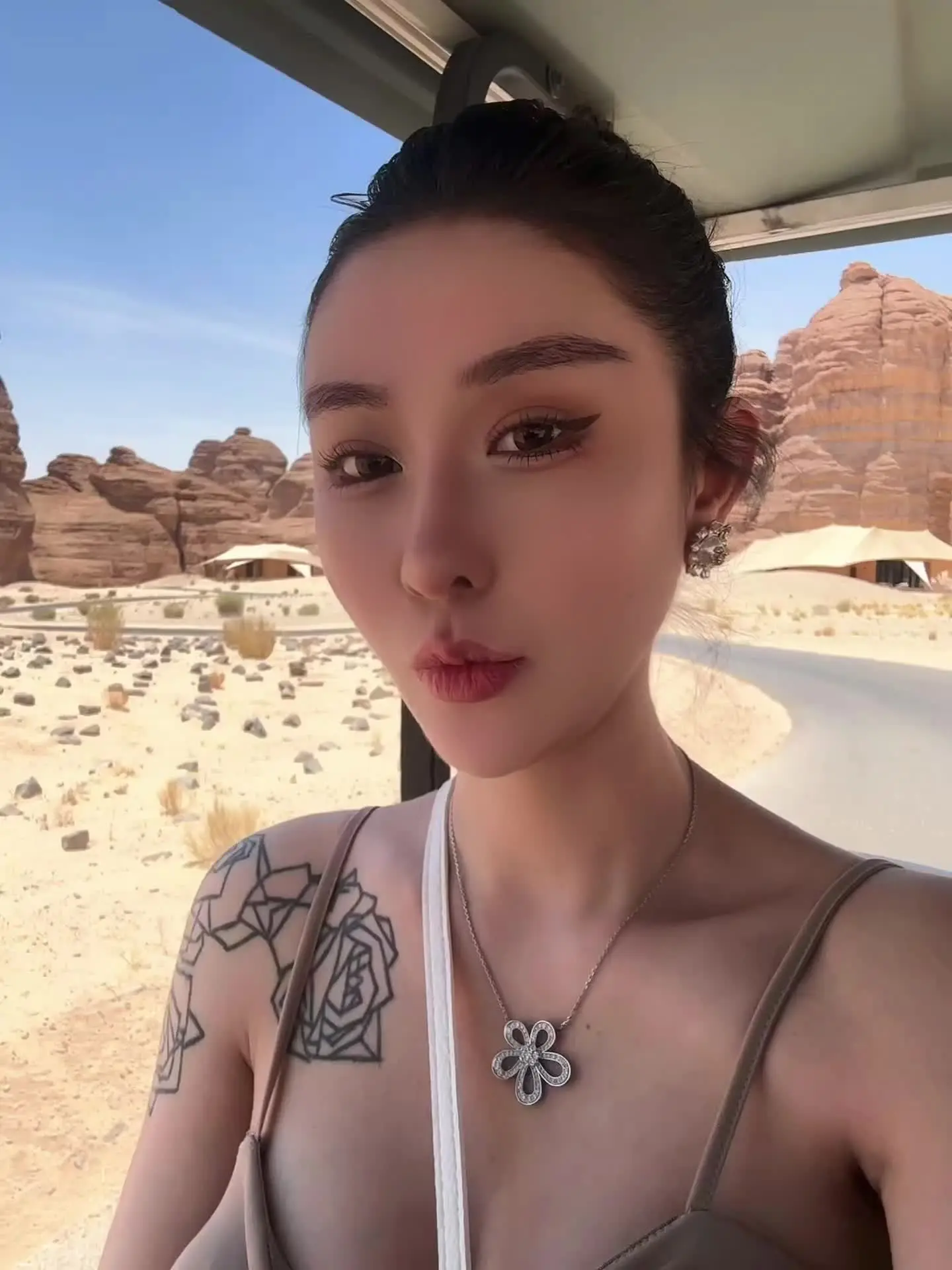 保持单身 然后看着每个人欺骗他们的伴侣
