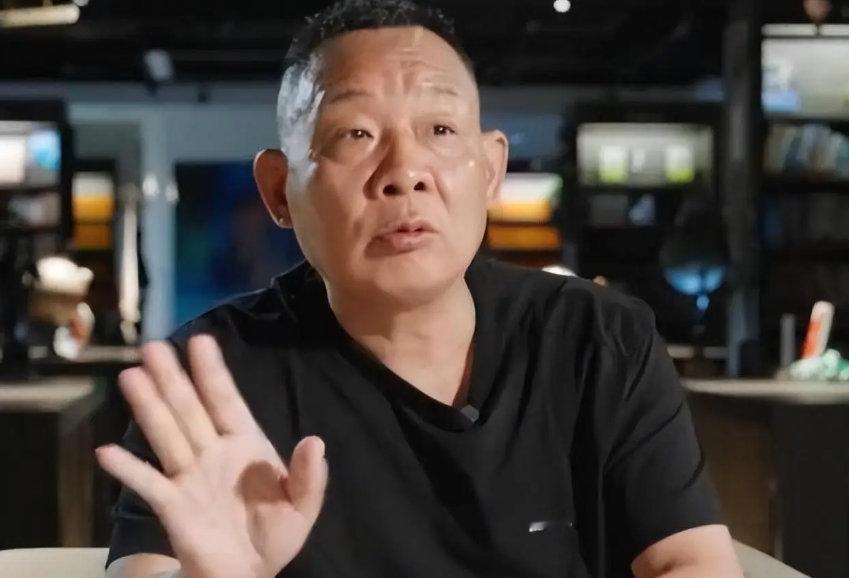 【于东来称支持消费入座】于东来发文支持消费入座10月30日，胖东来创始人于东来在