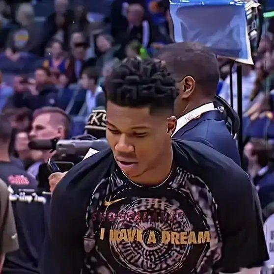 《“这么多年过去了你还是这么喜欢跳.”》播放量：418作者：首发兰特网页链接