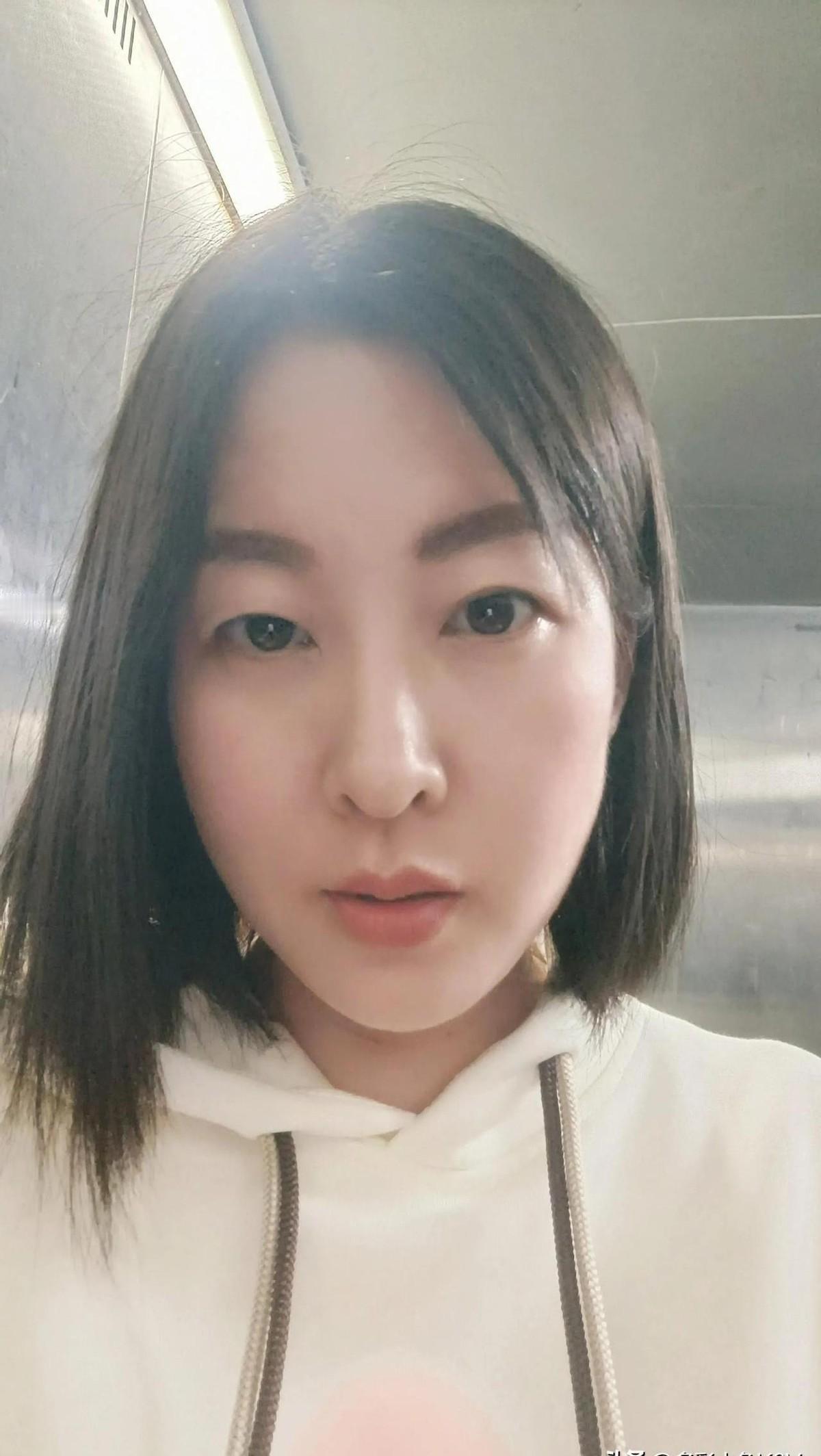 离婚了说实话我不太喜欢过年，别人都盼着有钱没钱回家过年，但是我就感觉过年好别扭，