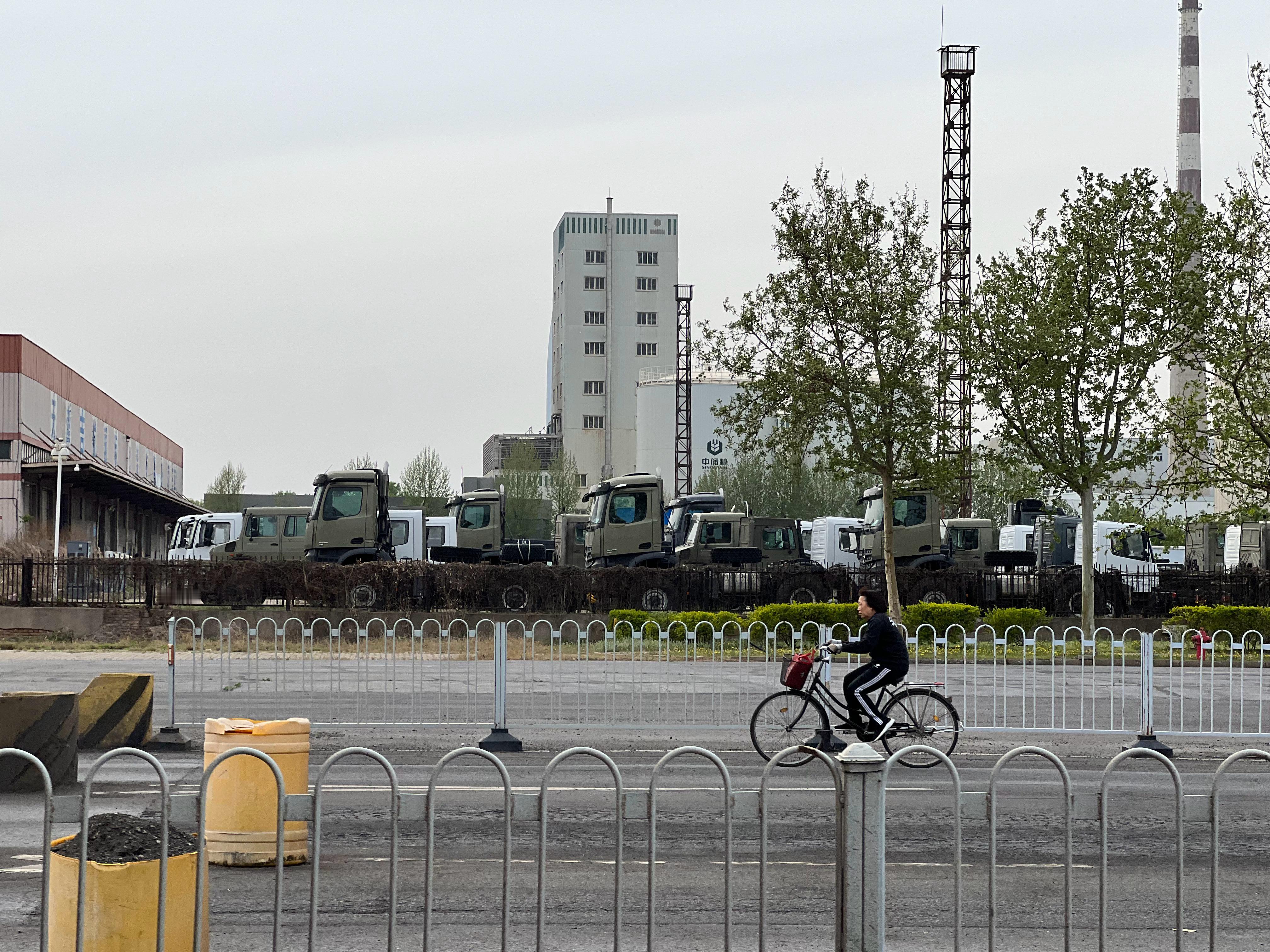 hey 碰友要奔驰吗？大奔驰，好大好大的那种 天津·中国天津自由贸易试验区