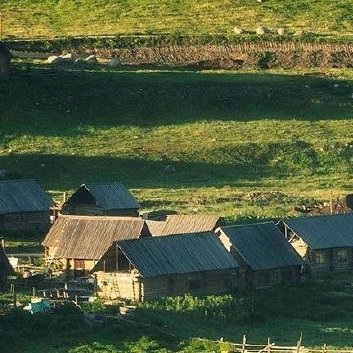 每日一善‎每日一善 ‎阳光‎信用 以善良为师，得到的是正义和正直的教诲，即使步履