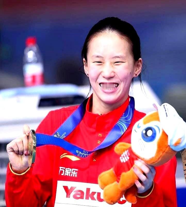 36岁带重伤打3针封闭，巩立姣这金牌拿得太戳人了。

11月16号那天，她第五投