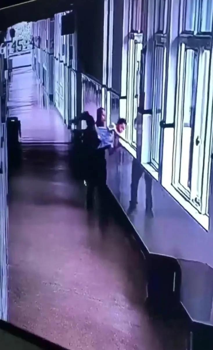 “家有五斗粮，不为孩子王”，急性子，忍不住脾气的人千万不要走教师这个赛道，这不，