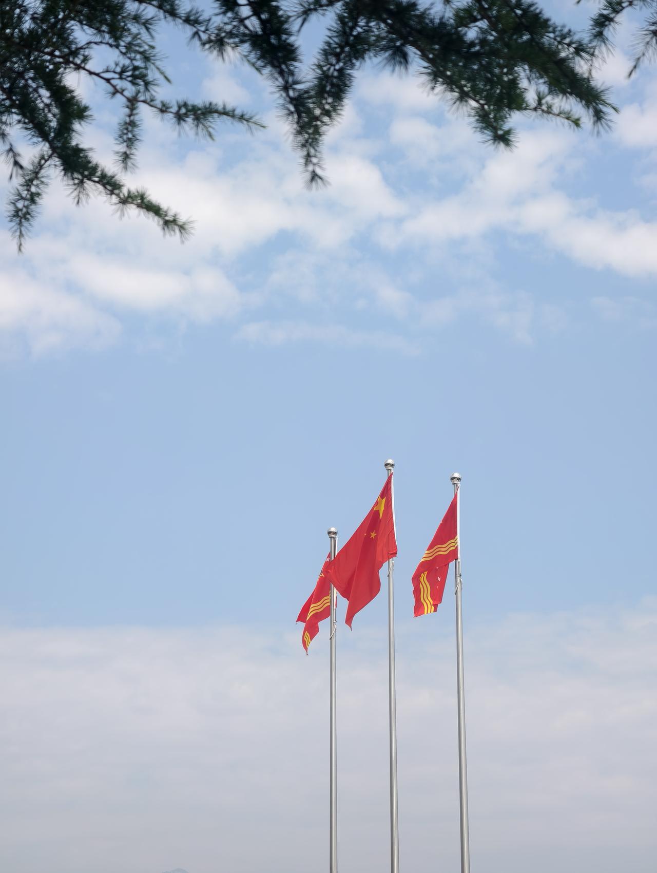 当心侵权！两类合影外网发布提醒！

第一类、单位同事合影提醒
 
7月1日起务必