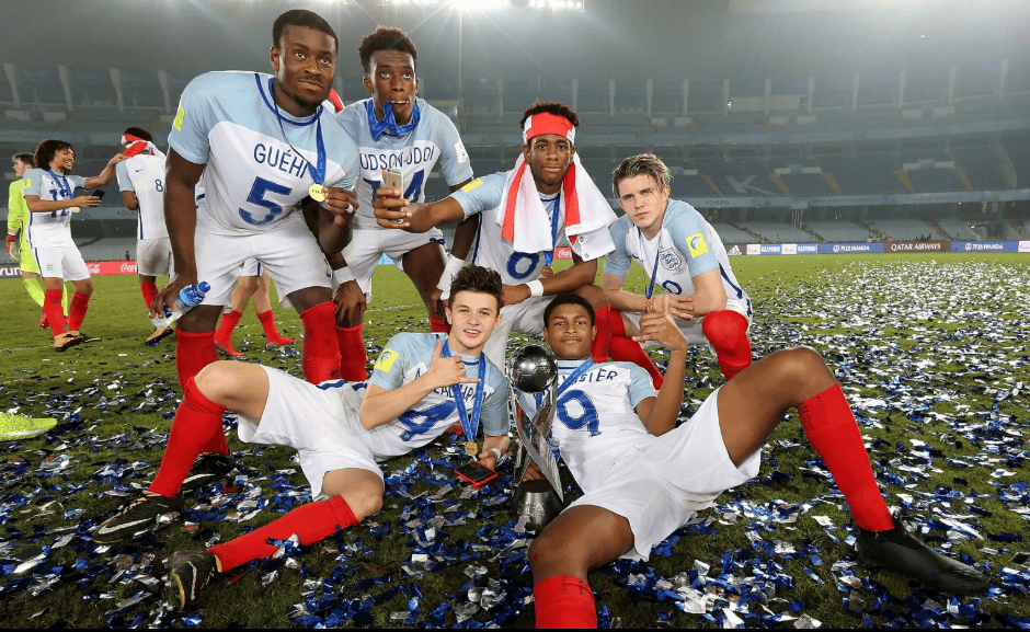 加拉格尔回忆足球生涯：因心律不齐做过手术；饱受膝伤困扰