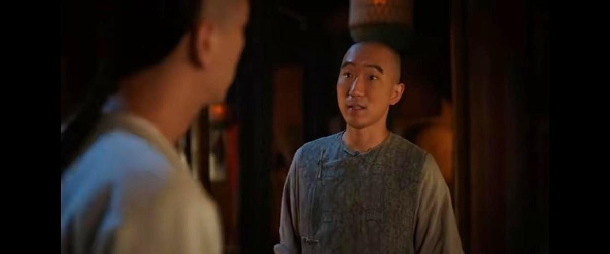 看到古老二那张傻笑脸，我先笑出了声。
又被扎到了心窝里。
可笑，也可悲。
他那句