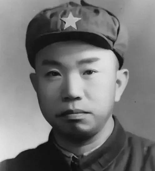1928年，开国大将王树声被敌人追杀，一个大娘将他拉到自己家里，谁知敌人进村时，