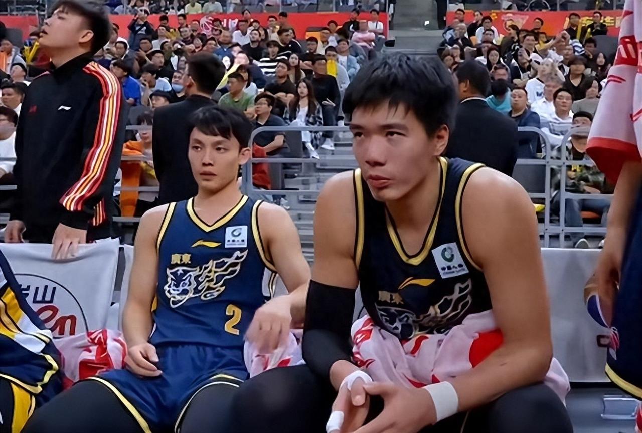 一扫阴霾，广东击败新疆，赛后数据一览，最大赢球功臣不是萨姆纳

新疆队曾经翻盘广