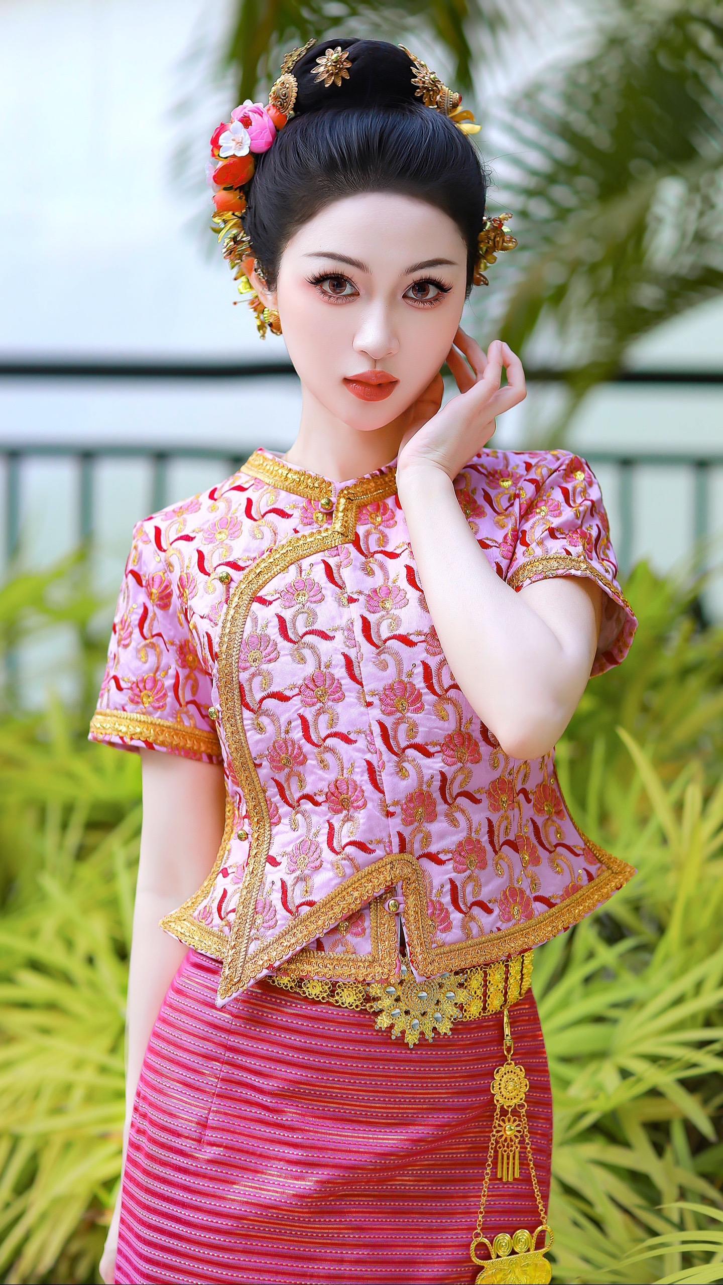 是春天的明媚粉。