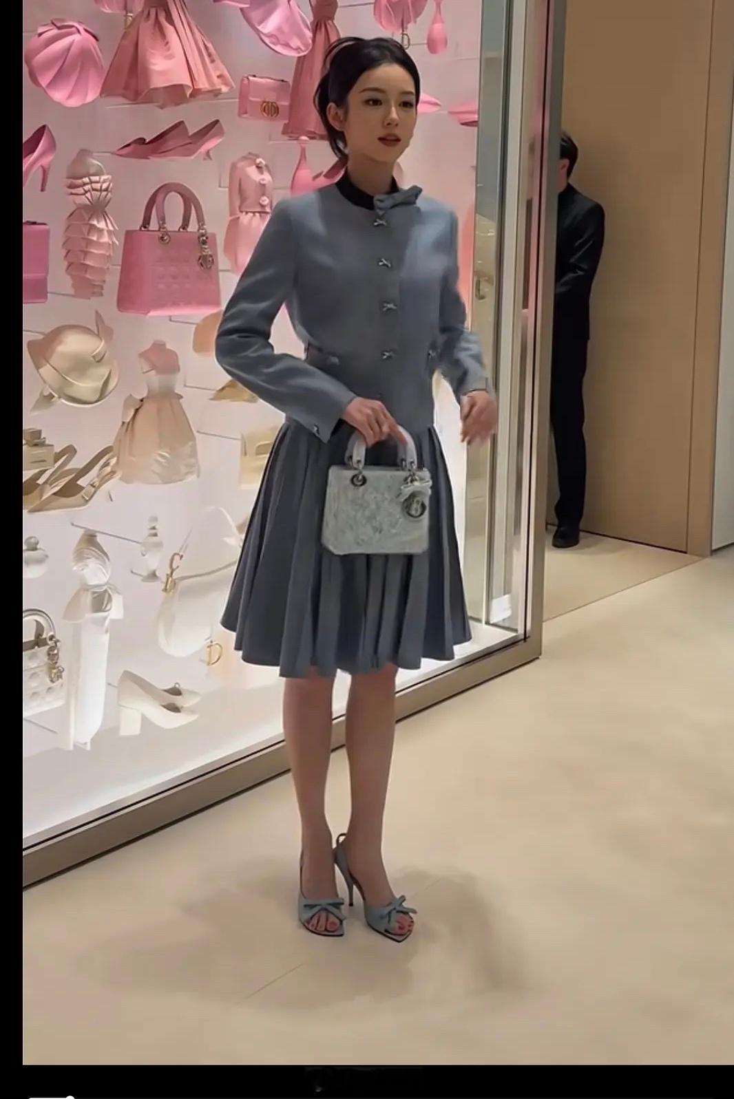 老也小腿咋瘦的？之前刚出道的时候和老仪一样小腿粗 现在这么细了，当时才戏称这俩姐