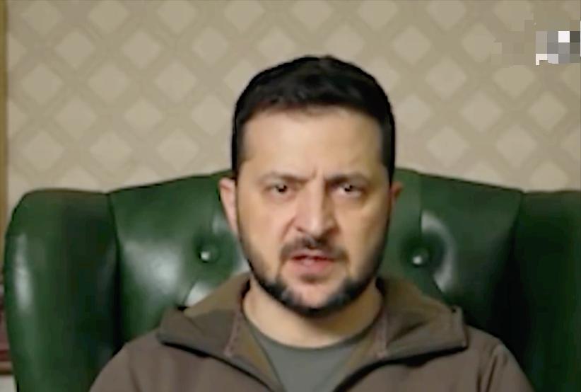 泽连斯基这是铁了心了，他当着记者的面放了句硬话，想让乌克兰放弃加入北约，门儿都没