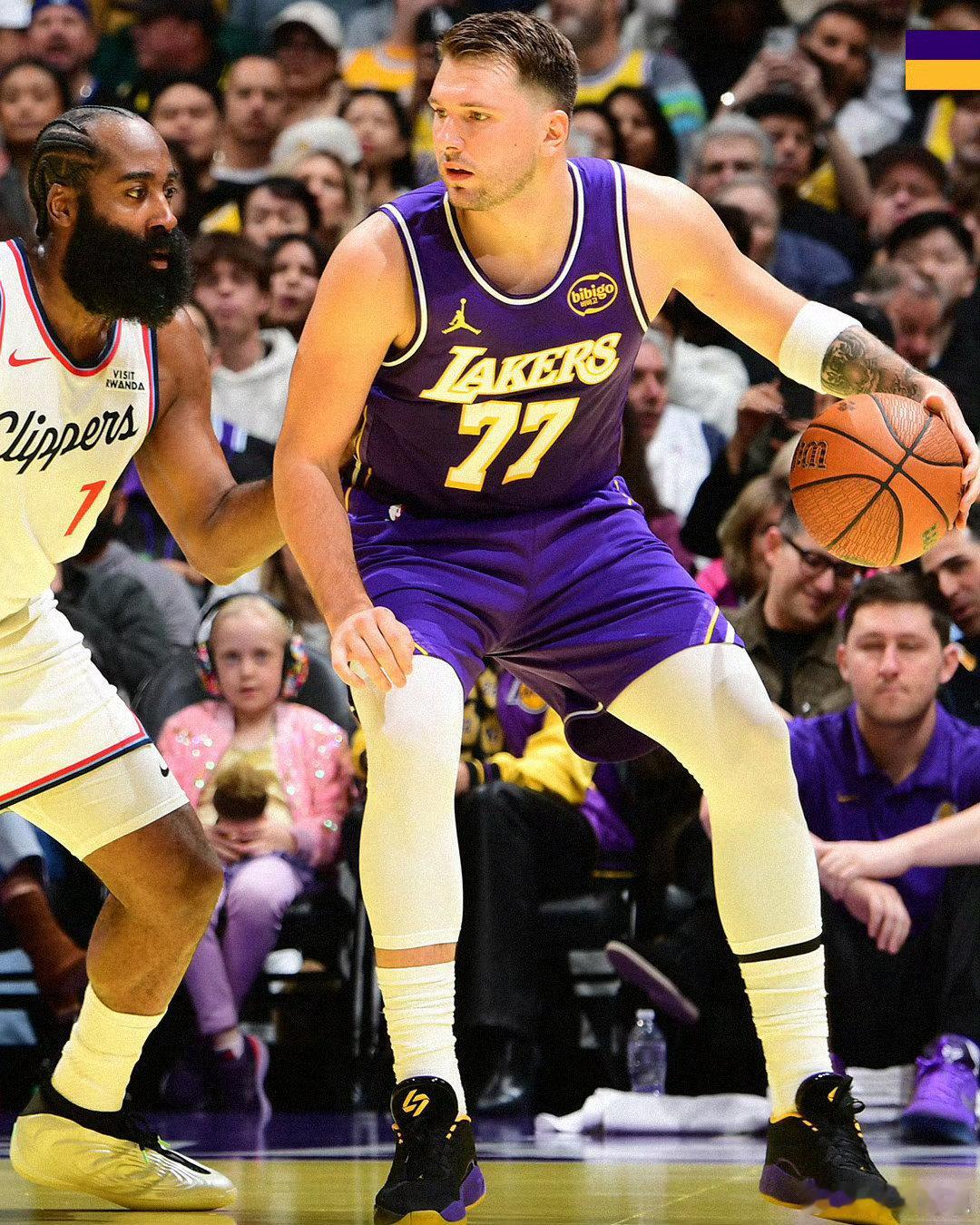 NBA官网今天更新了球队实力榜和MVP榜，湖人上升两位来到第四，东契奇继续位居第