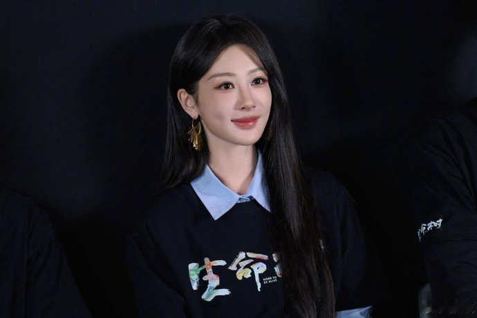 杨紫有在好好长大杨紫被质疑过童星长不大杨紫家有儿女胡歌仙剑是同一年播的同一年的荧