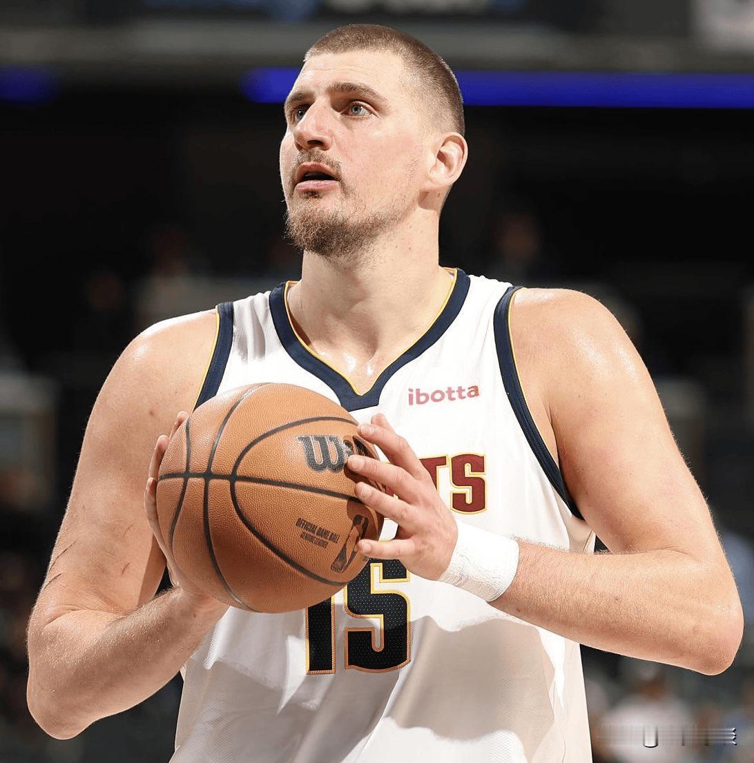 把约基奇逐出NBA!

给他发个球让他去旁边自己玩吧，这个胖子对于现在的NBA来