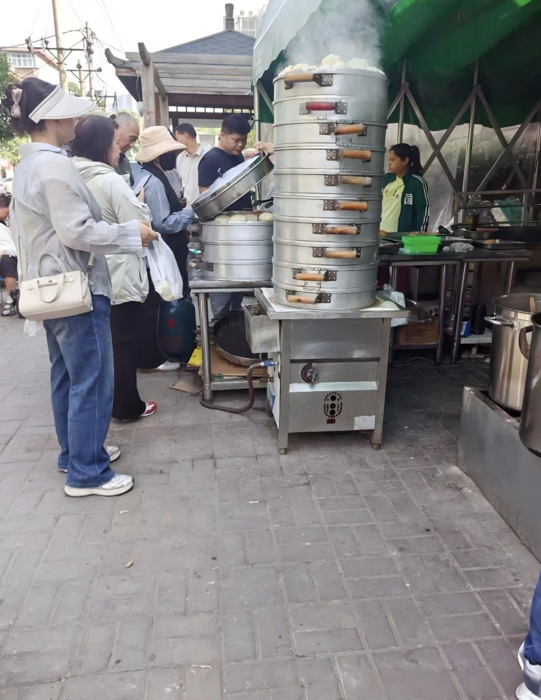 蒸包子是上面的先熟还是下面的先熟？