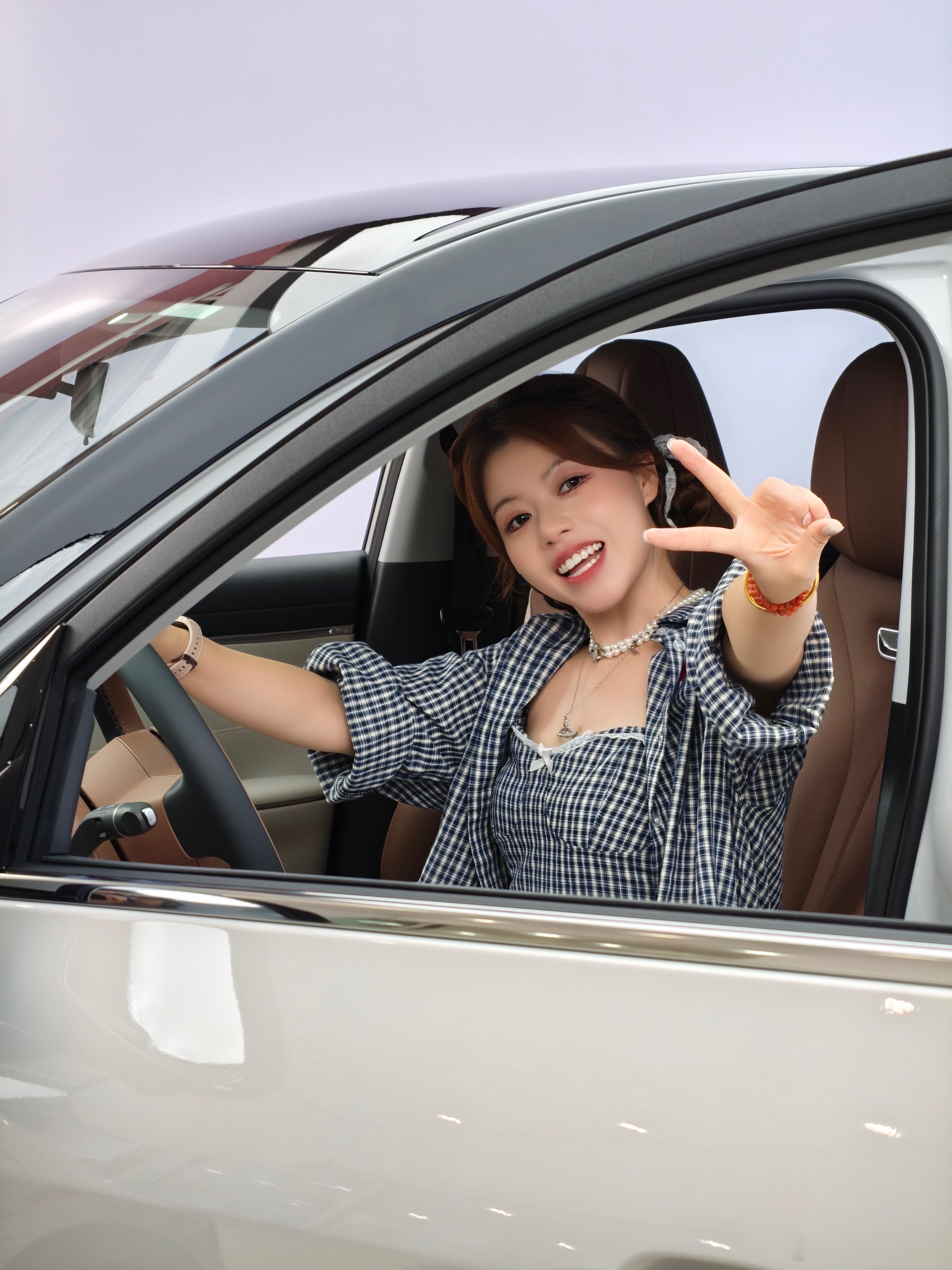 morning~来跟我一起比个耶[yeah] ​​​