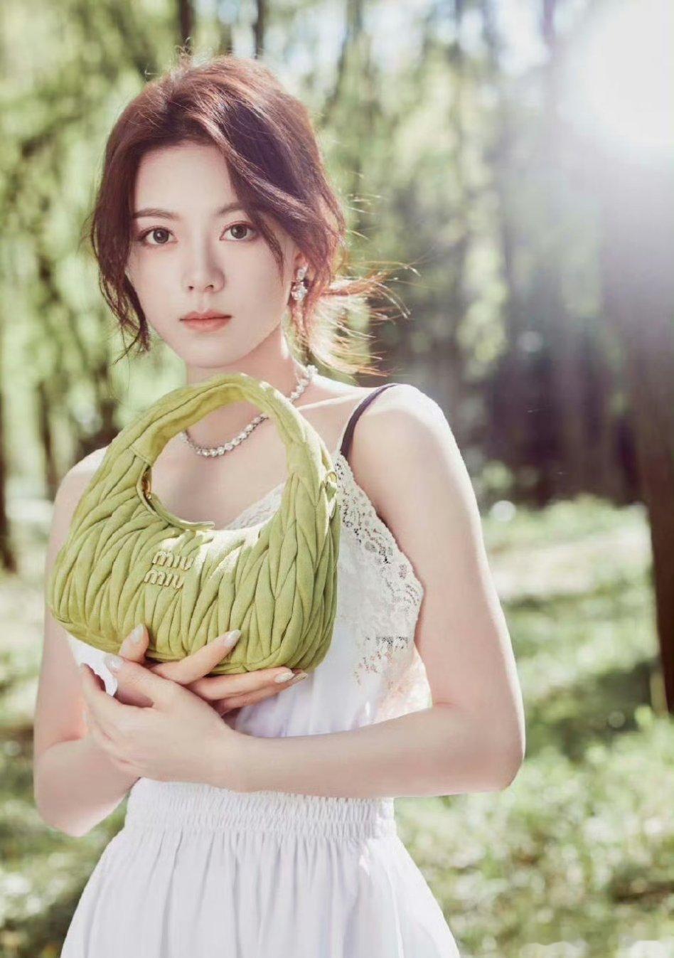 赵今麦 刘浩存 李兰迪  卢昱晓 同品牌大片，你最喜欢谁的演绎[举手] ​​​
