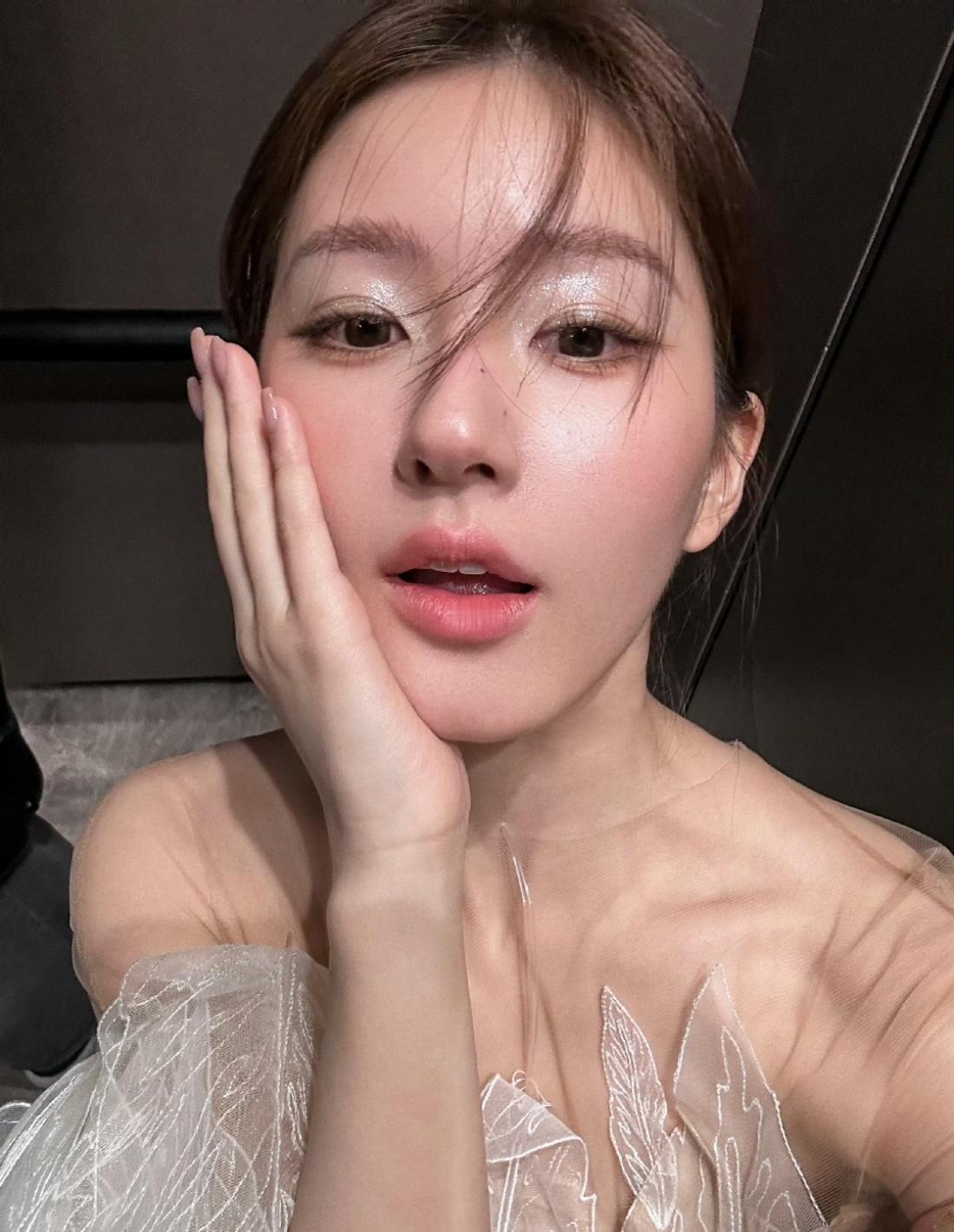 赵露思推荐一梦如初，宣传委员来啦[兔子][兔子]期待女神的许我耀眼喔～ ​​​
