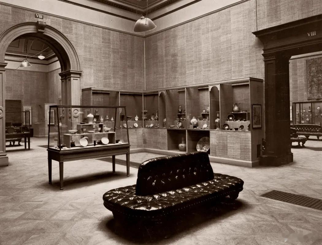 1935年至1936年于伦敦举办的中国艺术国际博览会展出了来自15个国家的300