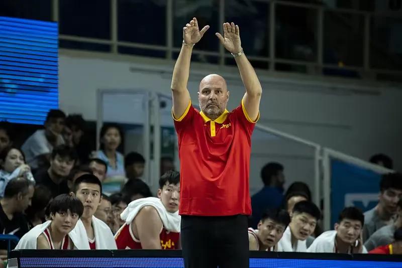 中国男篮锋线双子星合砍28分6篮板，在中国男篮对阵非洲强队的佛得角的比赛中，中国
