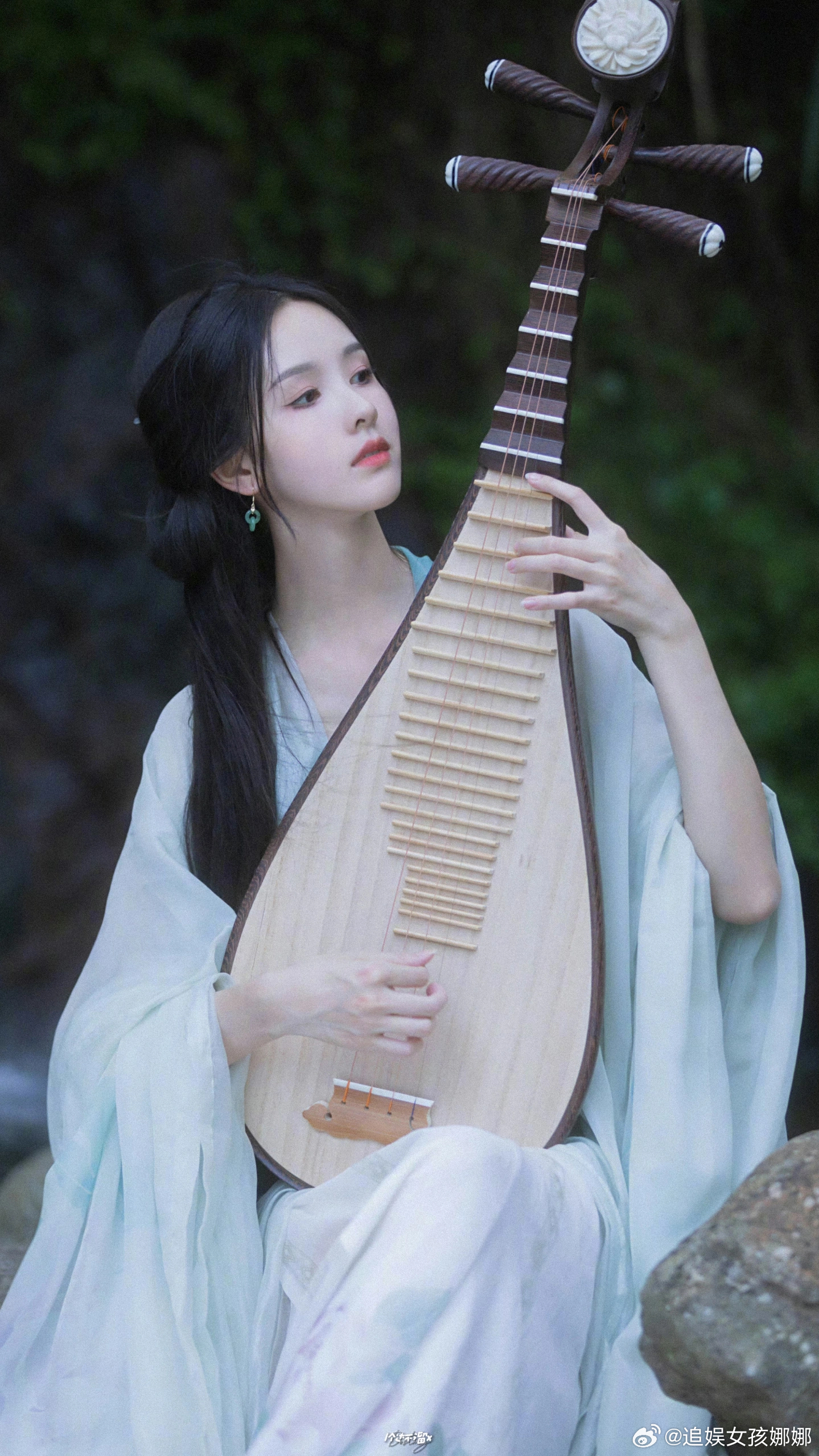 东方古典美+清醒学霸脑，陈都灵真的太会长了！