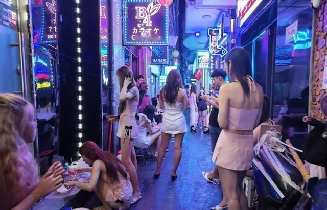 越南为啥对我们不咋友好，处处防备？其实，中越关系就像一碗加了太多辣椒的水煮活鱼汤