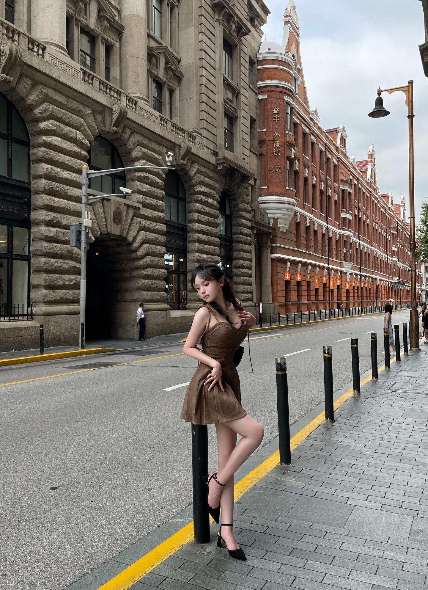 过了年我也才22岁 所以请原谅我年轻不懂爱