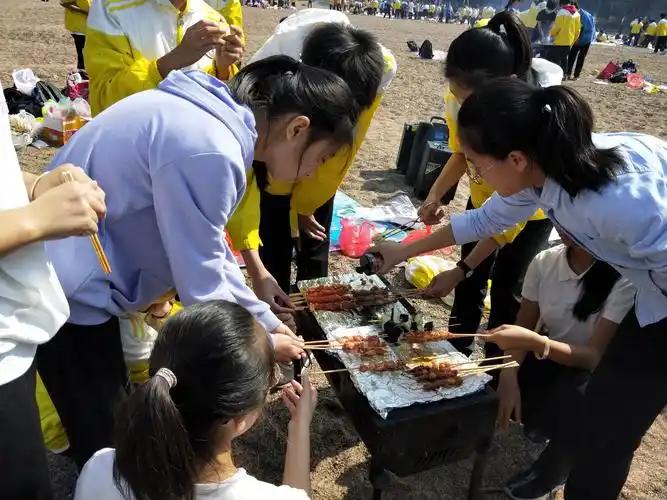 释放学生压力，不卷学习，江苏连云港做到了！
3月27日，江苏省连云港市赣榆外国语