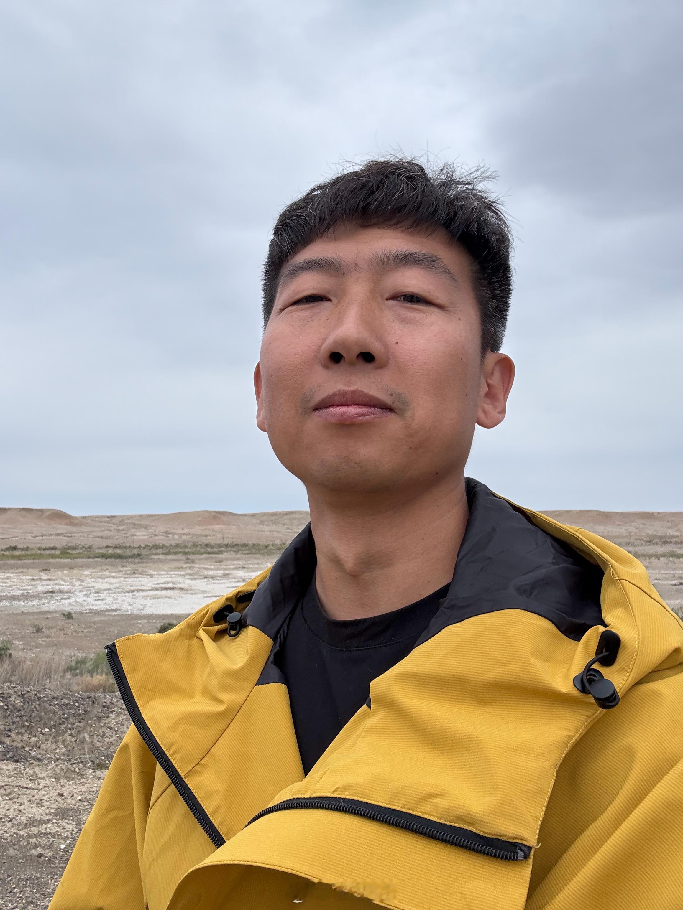 大家好，我是庆舍，宝马X之旅一个团体竞速活动，四位骑行和四位跑步共八名队员接力比