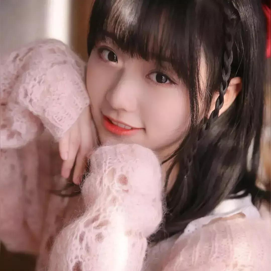 甜美少女风，粉色蕾丝连衣裙，可爱又迷人！嫩粉色系穿搭 粉色气质连衣裙 温柔粉色裙