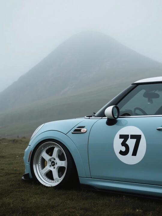 钢炮一定躲不过一张号码车贴