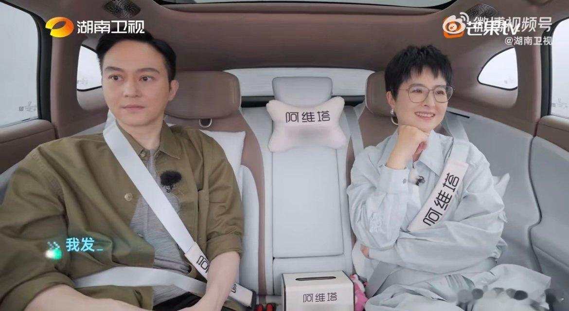 张智霖永远敬畏舞台敬畏观众 舞台是初心的栖息地，观众是前行的动力源。张智霖在《披