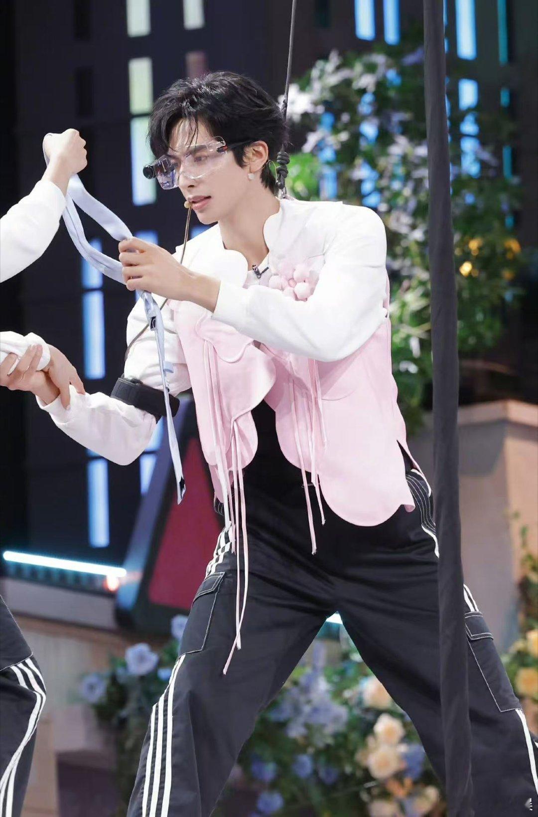 宋威龙我要来看看宋威龙hi6剧照宋威龙我要来看看，hi6剧照，