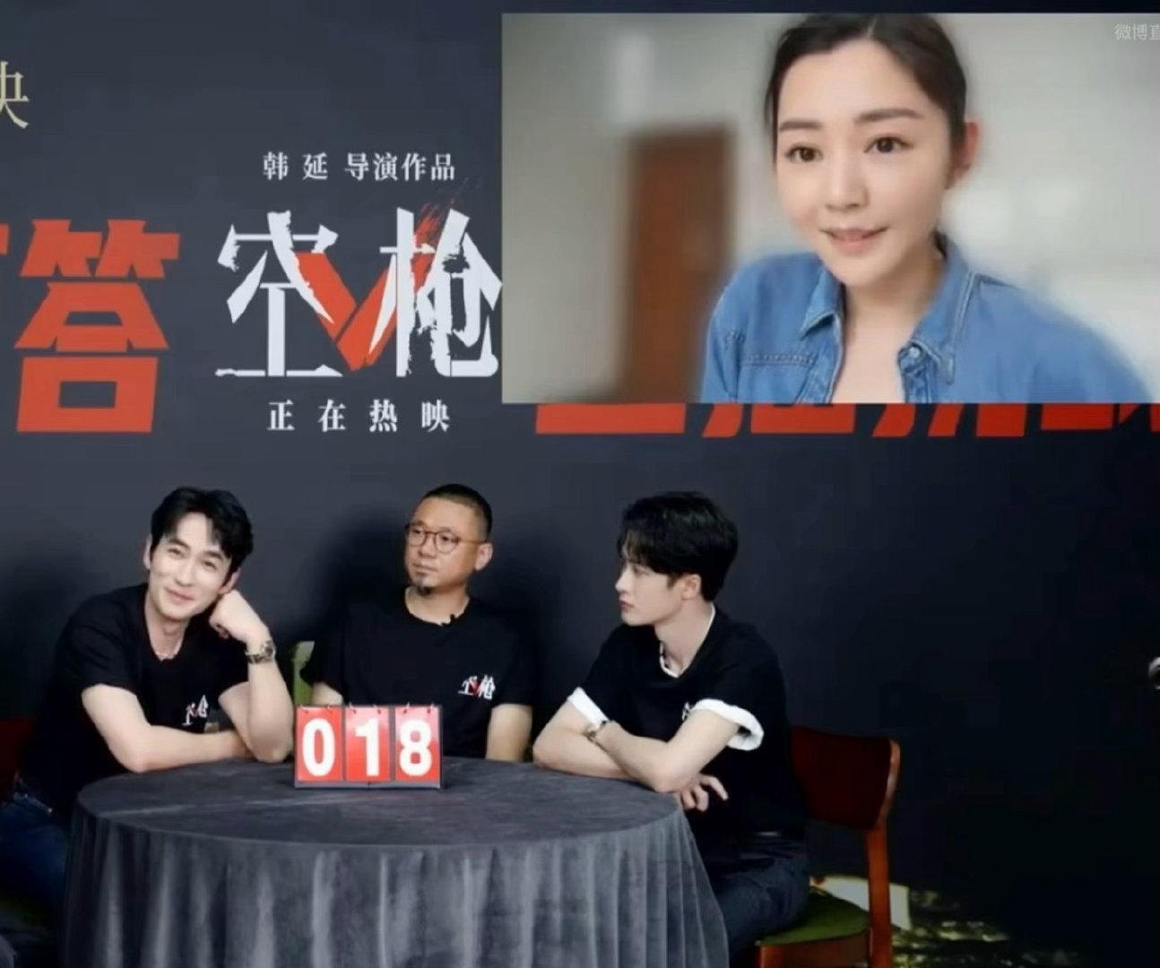 问到万骆对彼此的爱有几分 两个人就这样萌萌的看着对方笑🥹 ​​​