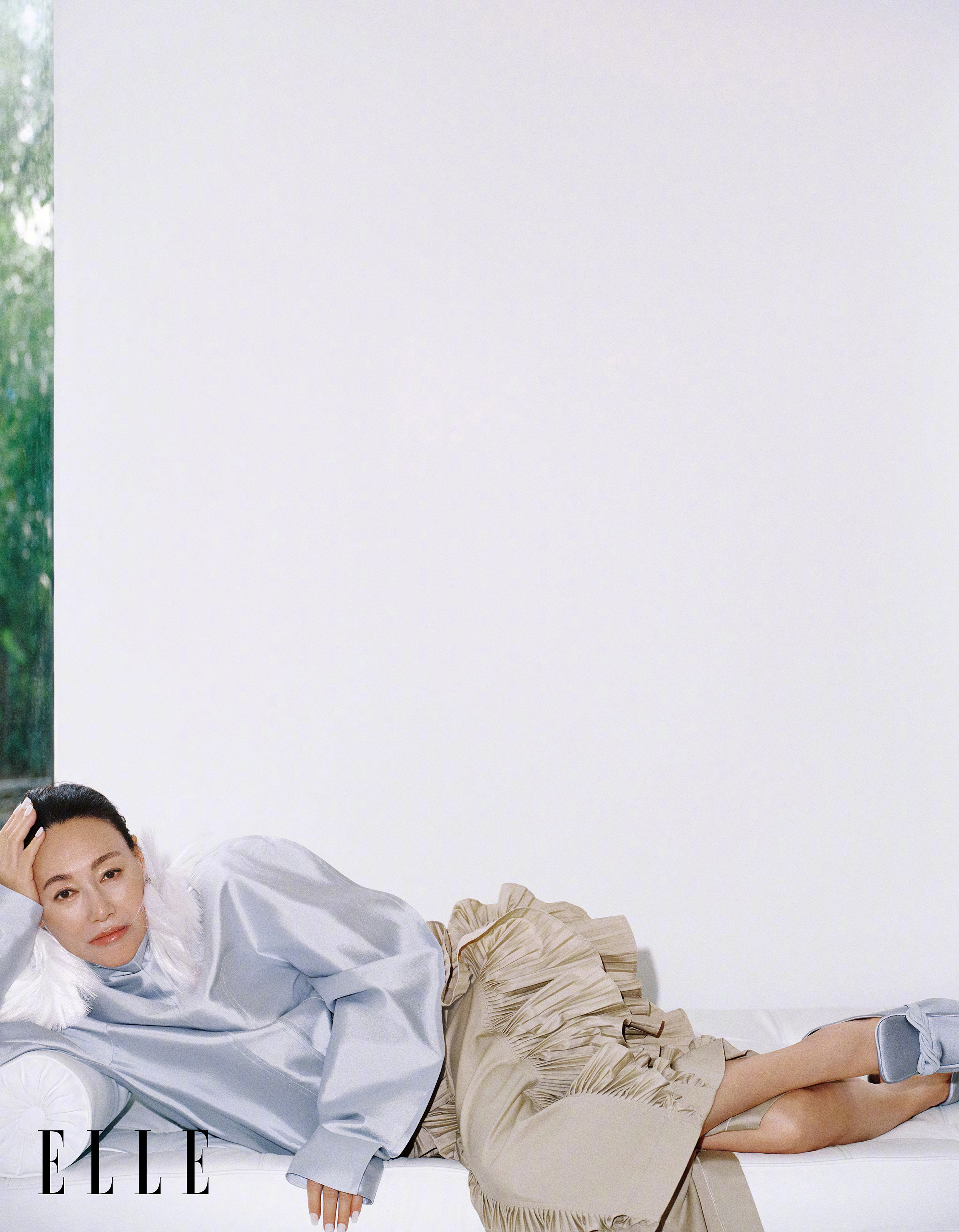 ELLE8月刊惠英红封面ELLE 本期第三位封面人物正式揭晓 ，Loewe 强势