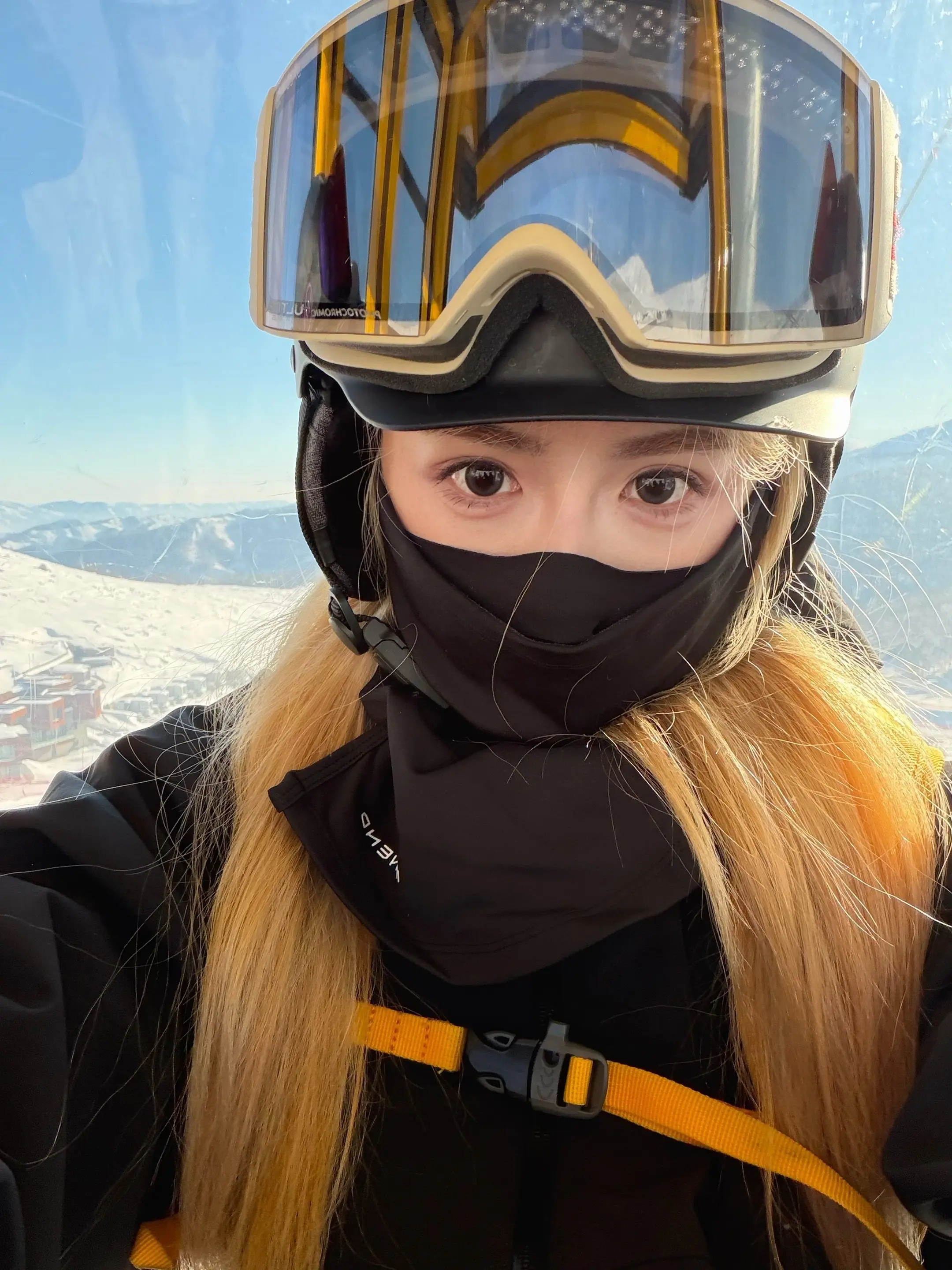 余秀华说过，阳光好的时候，会感觉还可以活很久，甚至可以活出喜悦.