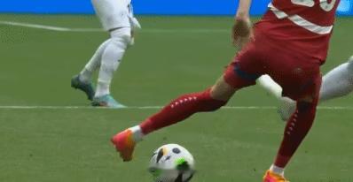 第12分钟，斯托扬诺维奇踢人犯规 ​​​