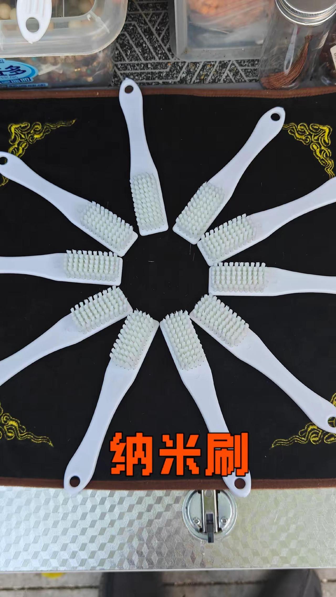好多串友老铁找的各种文玩刷，可以看看了。有不少串友跟我说，手里的串盘不亮，其实有