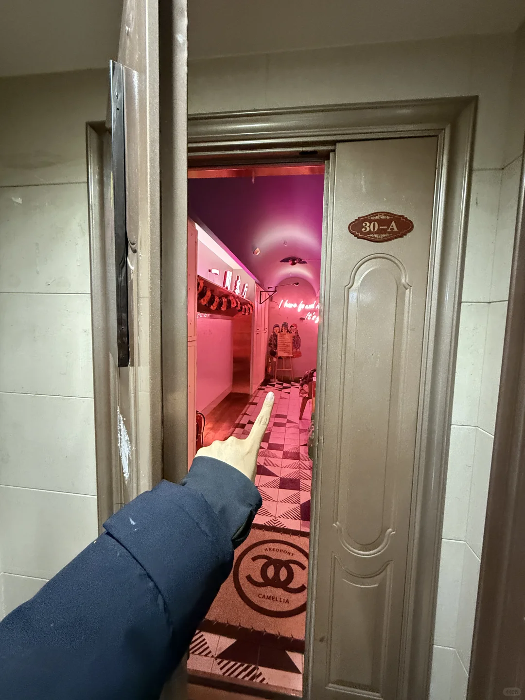 乌鲁木齐有的门真的不能随便进…