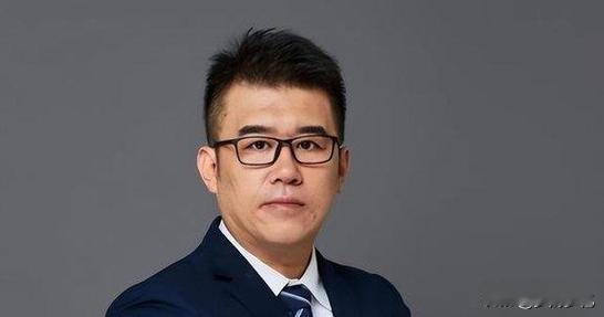 现在最难受的应该是川大的校长吧！他完全没想到自己学校特聘的研究员、博导，竟然一举