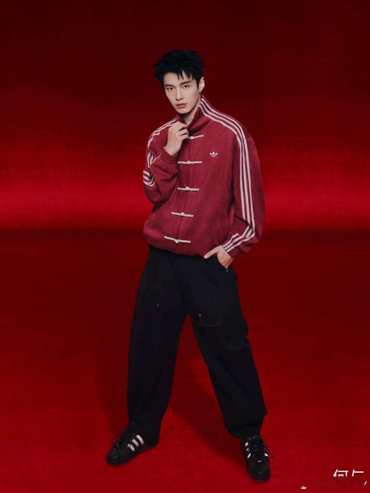 何与官宣Adidas Originals代言人！何与以品牌代言人身份强势亮相，浅