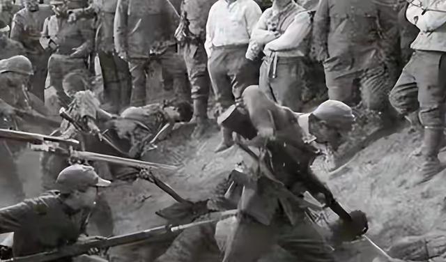 南京大屠杀前老百姓为什么不撤？
1937年上半年南京城人口大概一百零一万多，到十